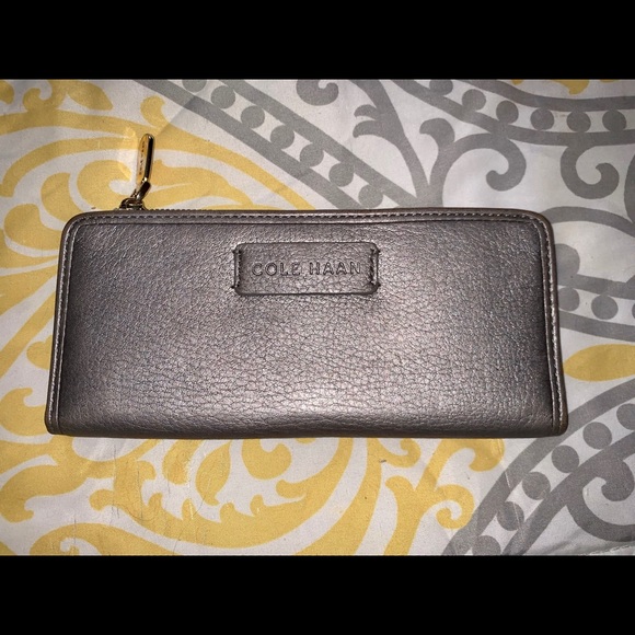 Cole Haan large tote and wallet - Picture 8 of 8